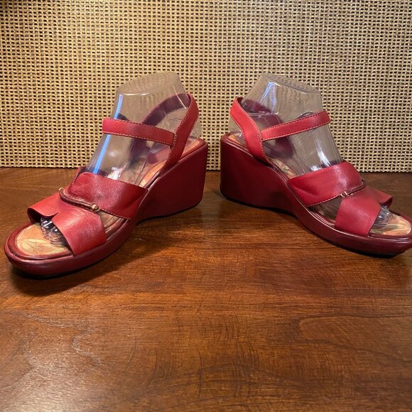 Vintage Liz Claiborne "Lizflex" Red Cranberry Leather Wedge  Sandals sz: 9 - Picture 5 of 15